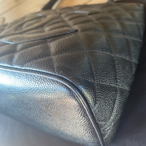 Chanel Timeless Medallion Handbag Purse w dustbag & CC medallion + Gold … - Picture 15 of 16